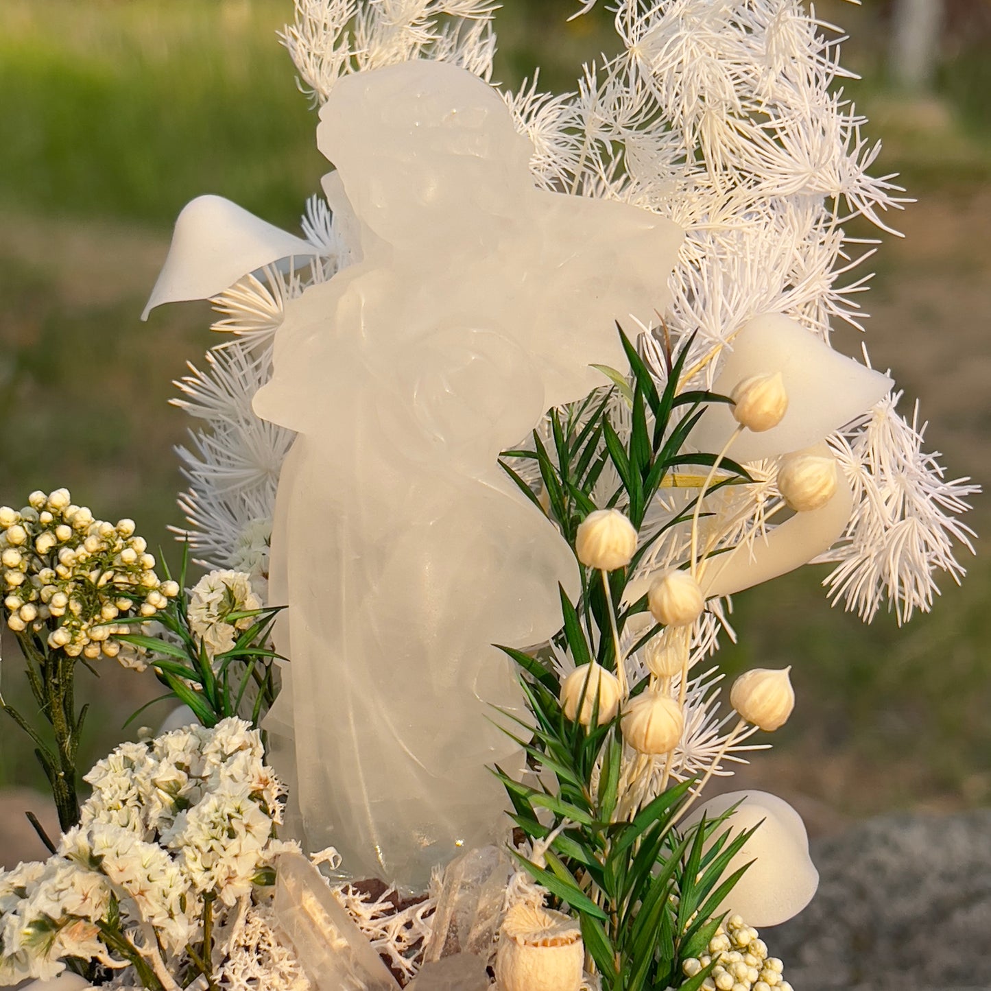 Eternal Light Guardian: Clear Quartz Angel & Mushroom Forest Preserved Flower Night Light