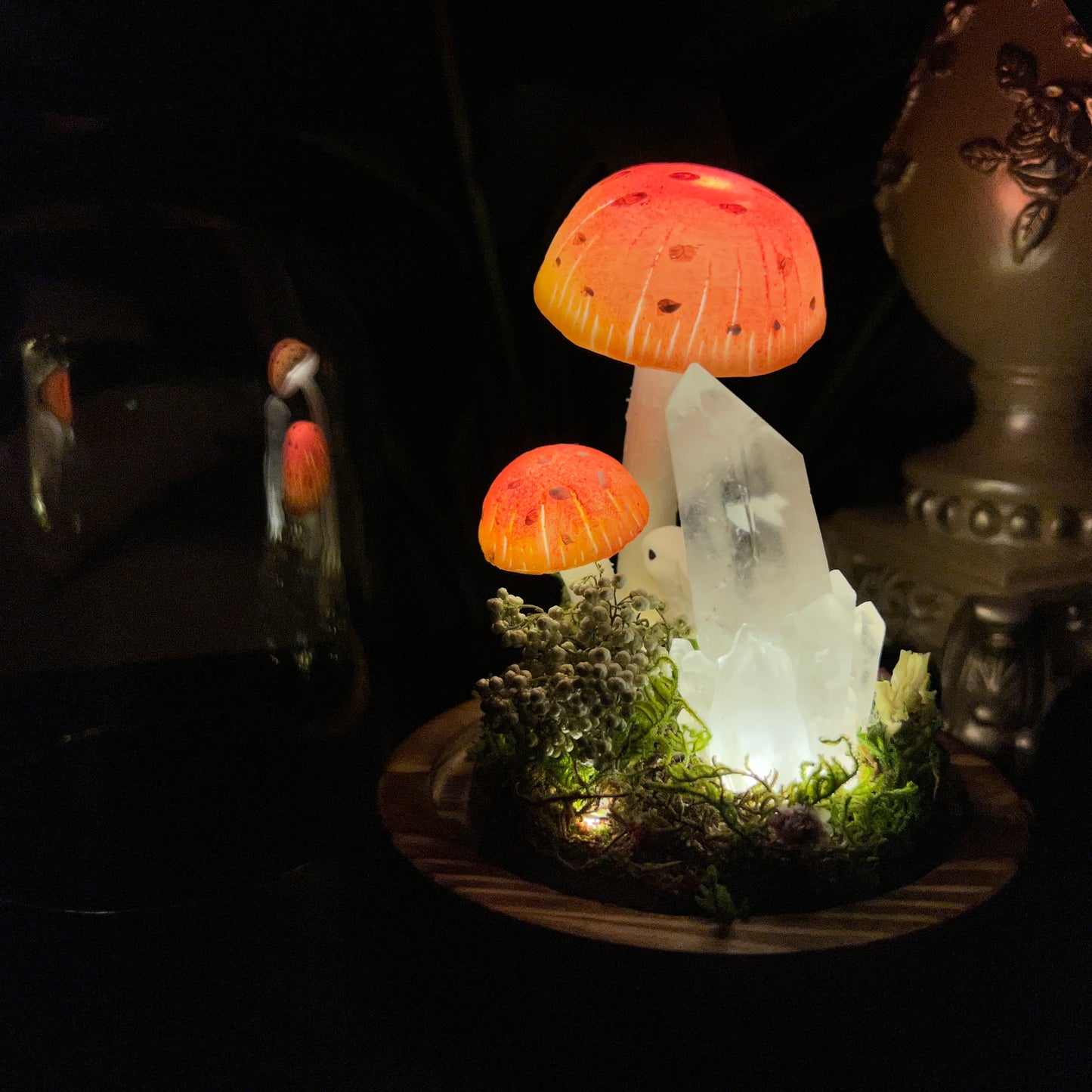 Healing Clear Quartz Crystal Lamp - Glowing Mushroom Wonderland - Spiritual Protection Gift - Handmade Night Light for Meditation & Peace