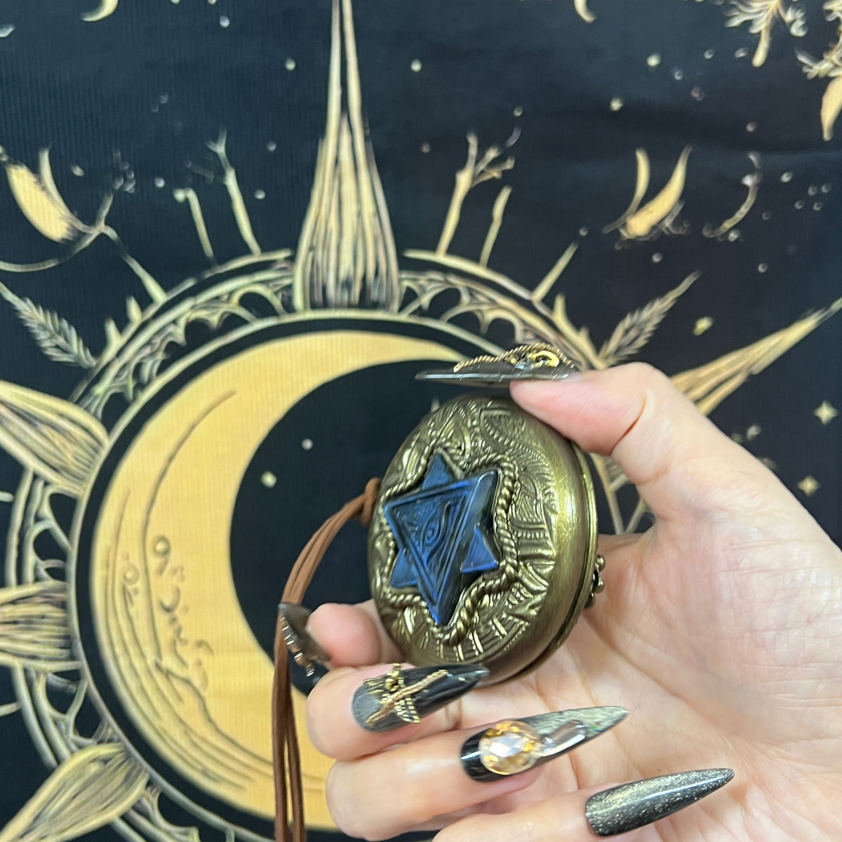 Handmade Natural Black Obsidian Scrying Mirror pendant Magic Obsidian Witch Mirror/Crystal Quartz Mirror/Manifest Altar Tool