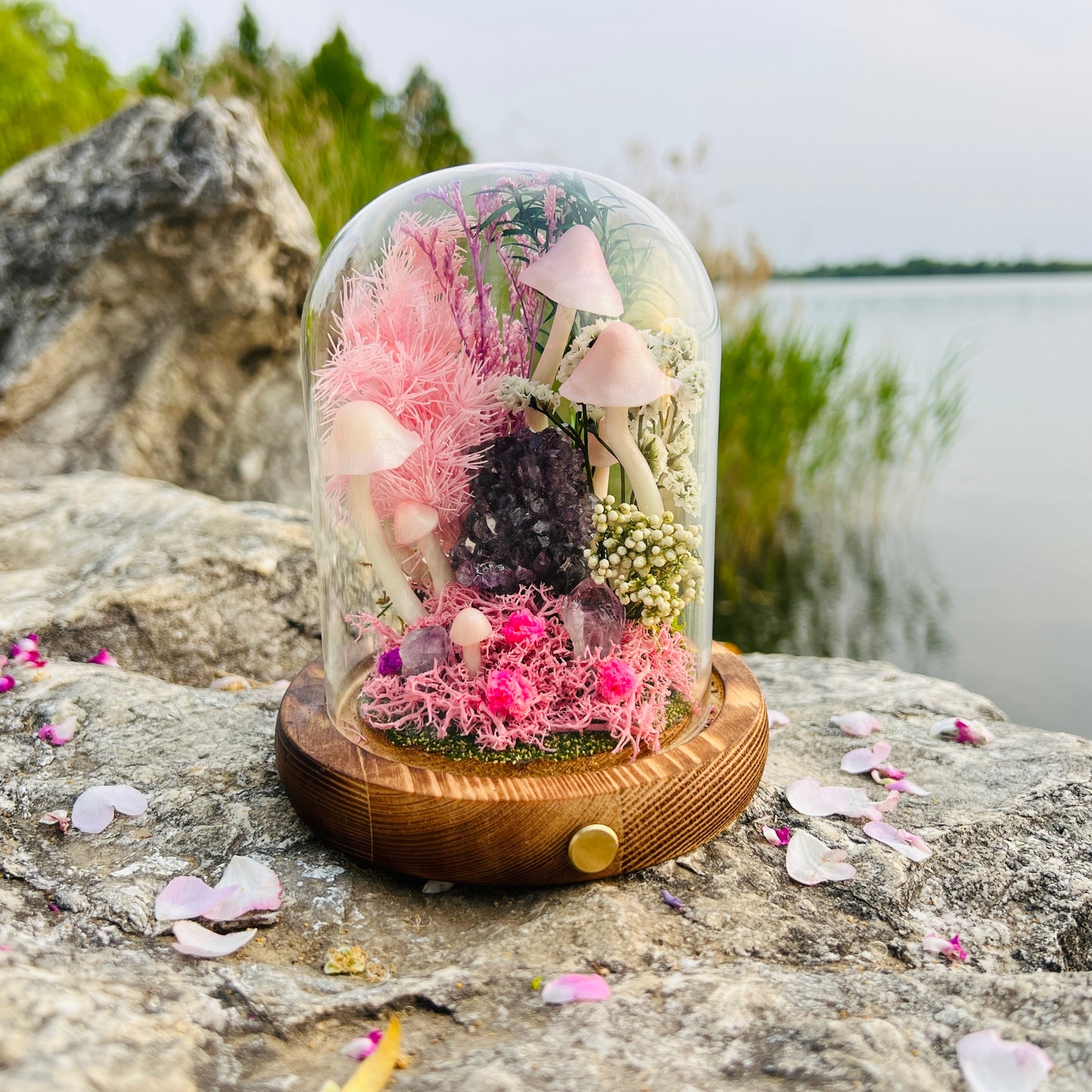 Handmade Amethyst Crystal Mushroom Lamp - Pink Enchanted Forest Night Light - Whimsical Fairy Garden Decor - Unique Gift for Her