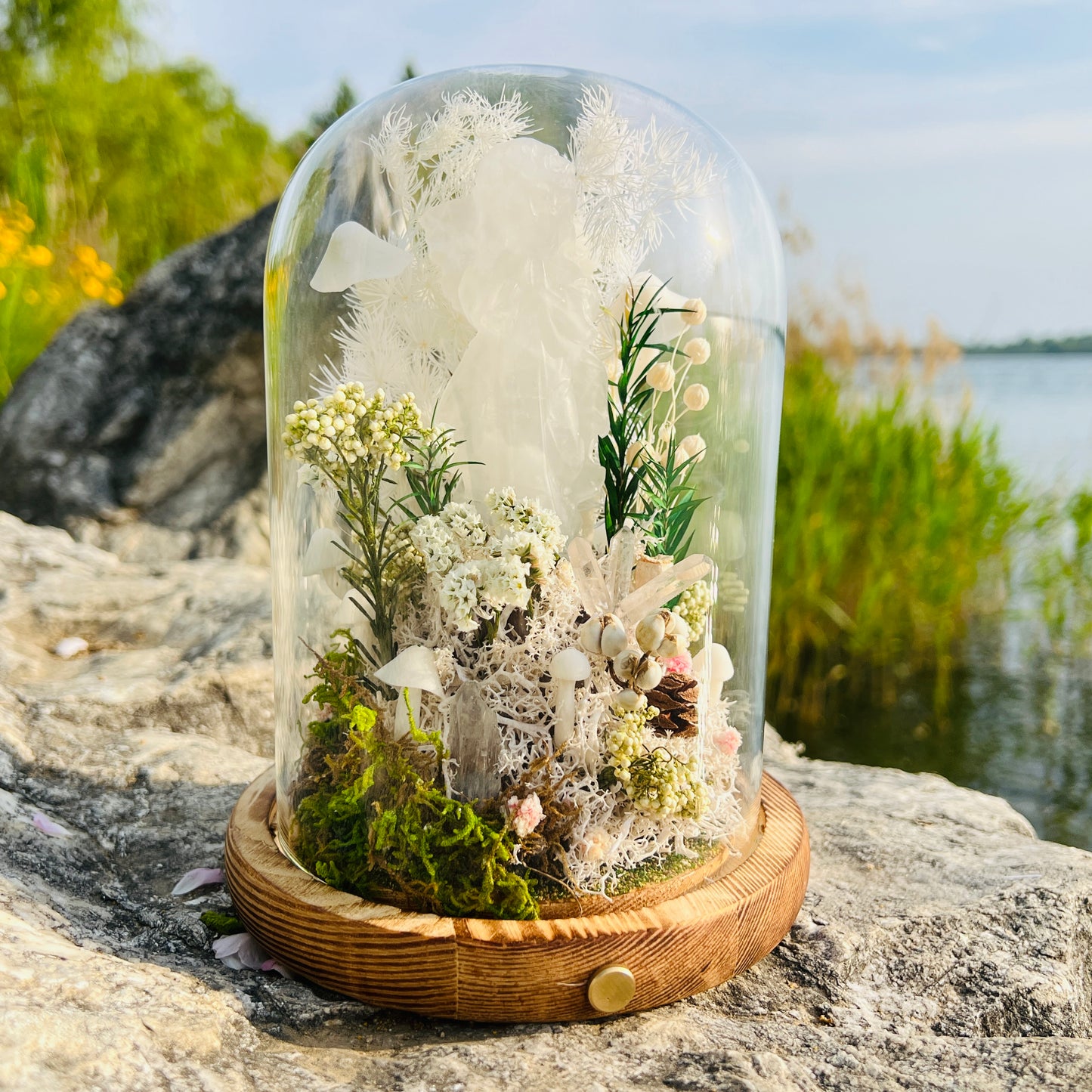 Eternal Light Guardian: Clear Quartz Angel & Mushroom Forest Preserved Flower Night Light