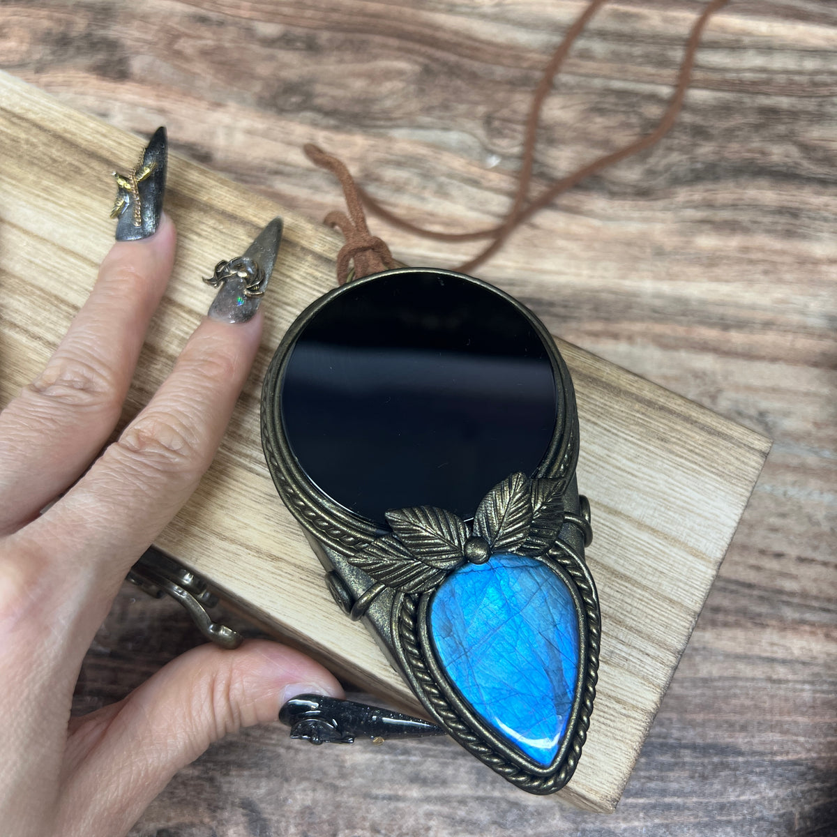 Handmade Natural Black Obsidian Scrying Mirror/Magic Obsidian Witch Mirror/Crystal Quartz Mirror/Manifest Altar Tool