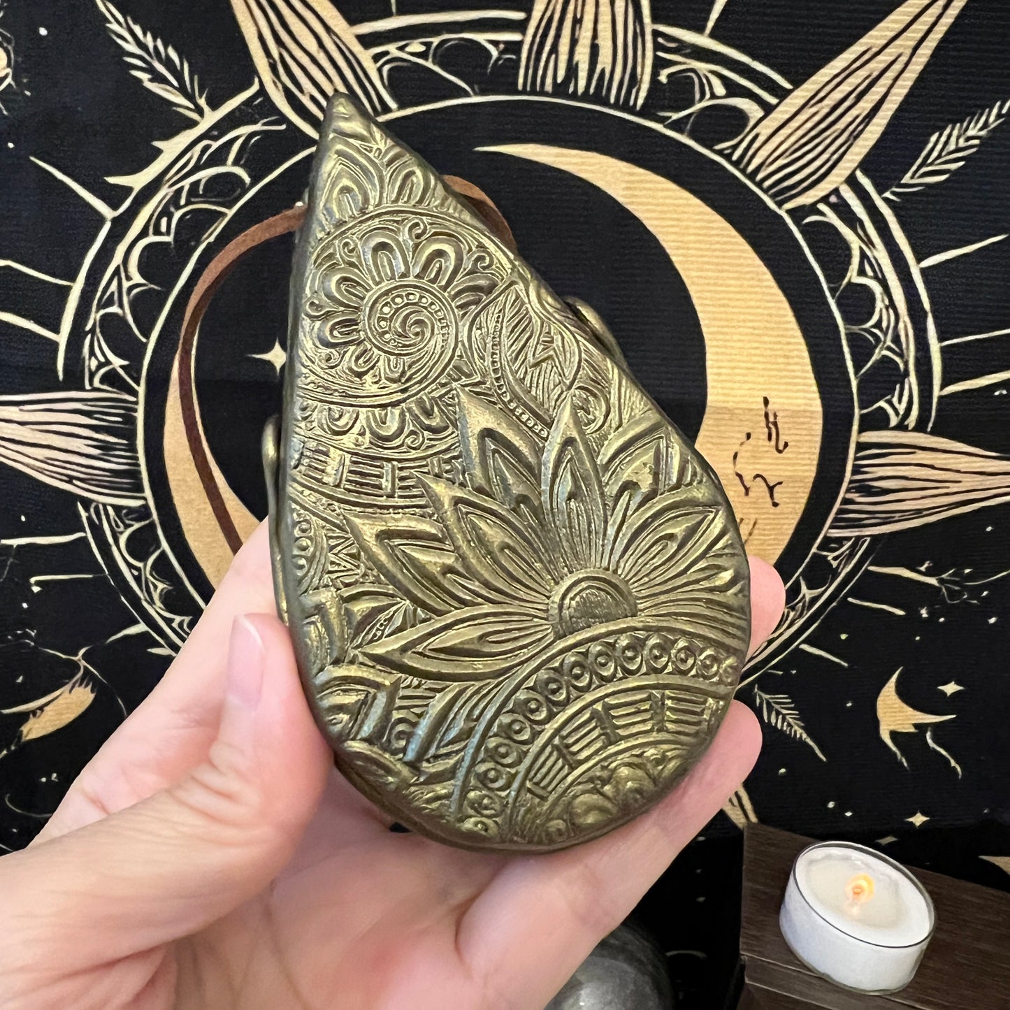Handmade Natural Black Obsidian Scrying Mirror pendant/Magic Obsidian Witch Mirror/Crystal Quartz Mirror/Manifest Altar Tool