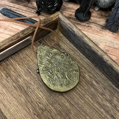 Handmade Natural Black Obsidian Scrying Mirror pendant/Magic Obsidian Witch Mirror/Crystal Quartz Mirror/Manifest Altar Tool
