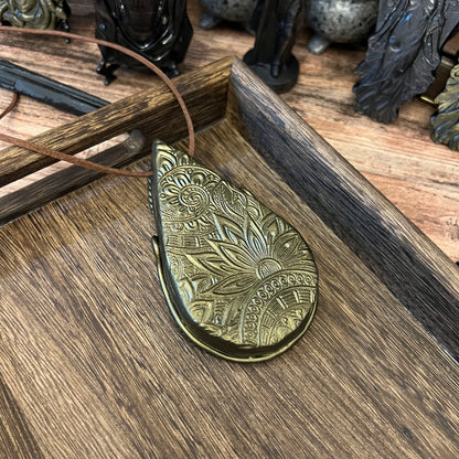 Handmade Natural Black Obsidian Scrying Mirror pendant/Magic Obsidian Witch Mirror/Crystal Quartz Mirror/Manifest Altar Tool